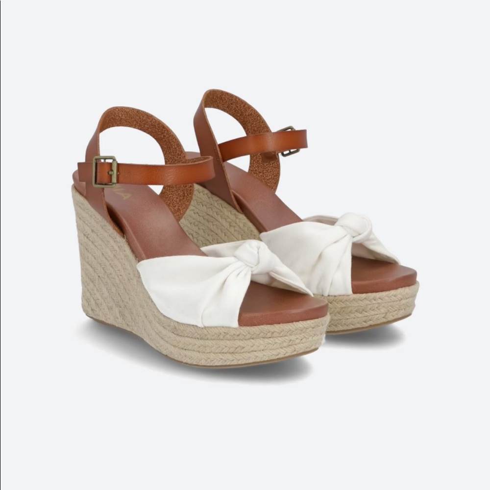 Lorryann Rope Knotted wedge